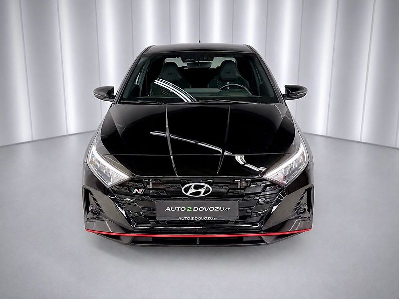 Hyundai i20 N 1.6 T-GDI PHANTOM BLACK, LED - fotka 2 z 25