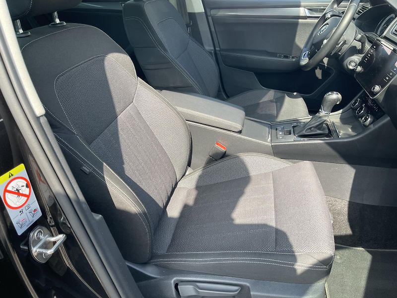Škoda Superb 2.0 TSi Dsg 4x4 STYLE-DPH-ČR ! - fotka 22 z 54