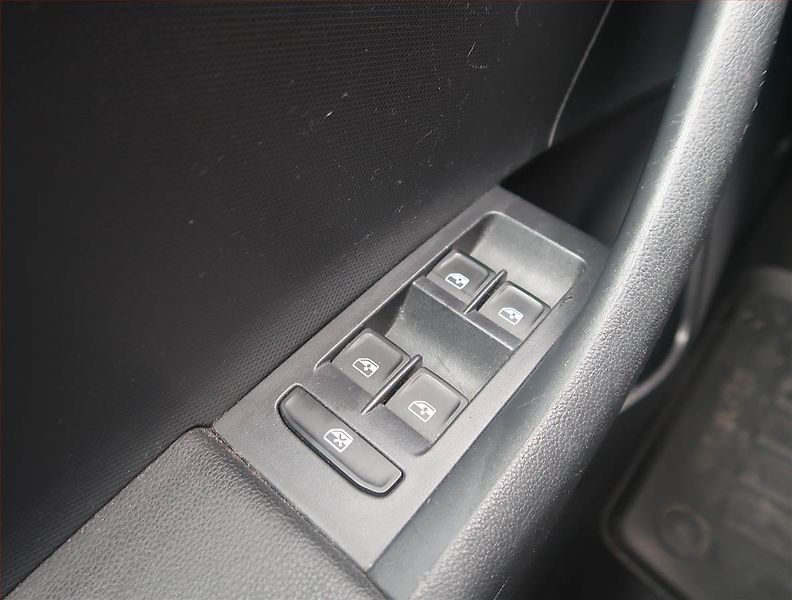 Škoda Rapid (2015) Elegance 1.4 TDI, Tempomat - fotka 14 z 14