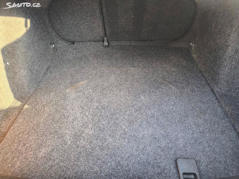 Volkswagen Jetta 1,9TDI BEZ DPF,KRÁSNÁ,220T.KM - fotka 6 z 29