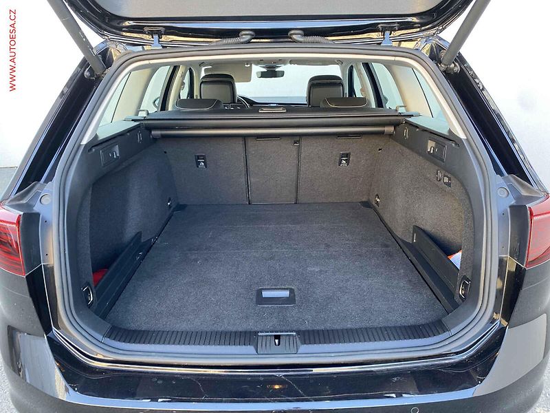 Volkswagen Passat (2023) 2.0 TDi, Elegance, DSG, TZ, - fotka 7 z 21