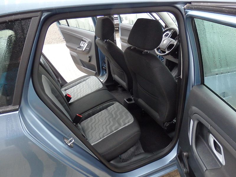 Škoda Fabia 1.6i 77 kW ZÁVĚS, AUTOMAT - fotka 9 z 13