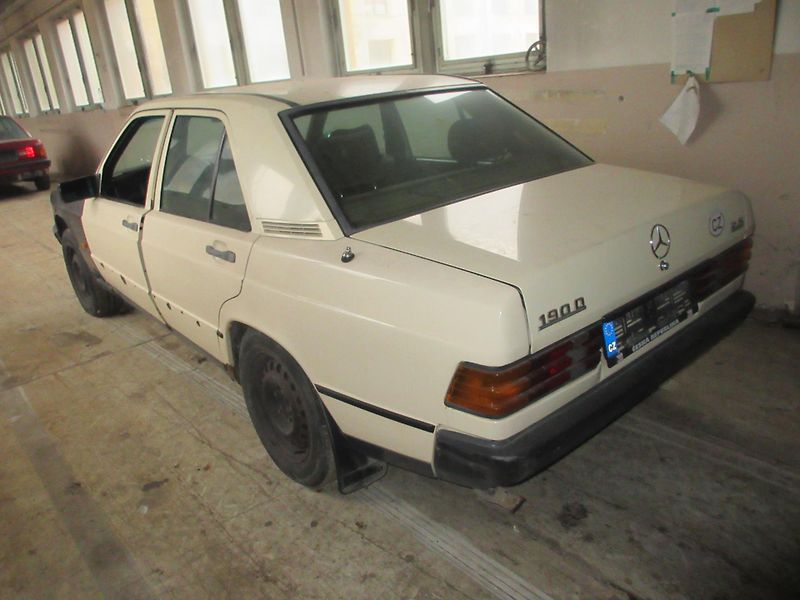 Mercedes-Benz 190 (1987) 2,5 D - fotka 6 z 17