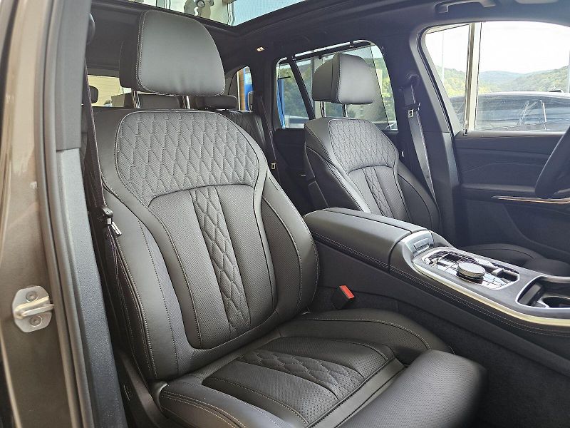 BMW X5 xDrive40d - fotka 15 z 36