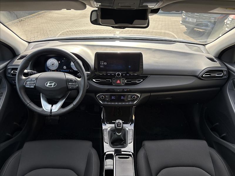 Hyundai i30 1,5 i CVVT  hatchback STYLE - fotka 11 z 20