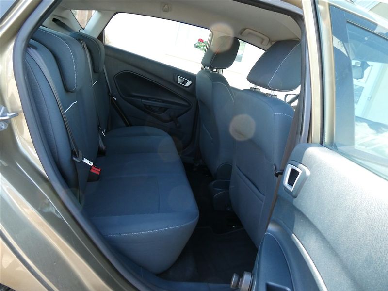 Ford Fiesta 1,2 i 60kW 2x kola, klima - fotka 20 z 30