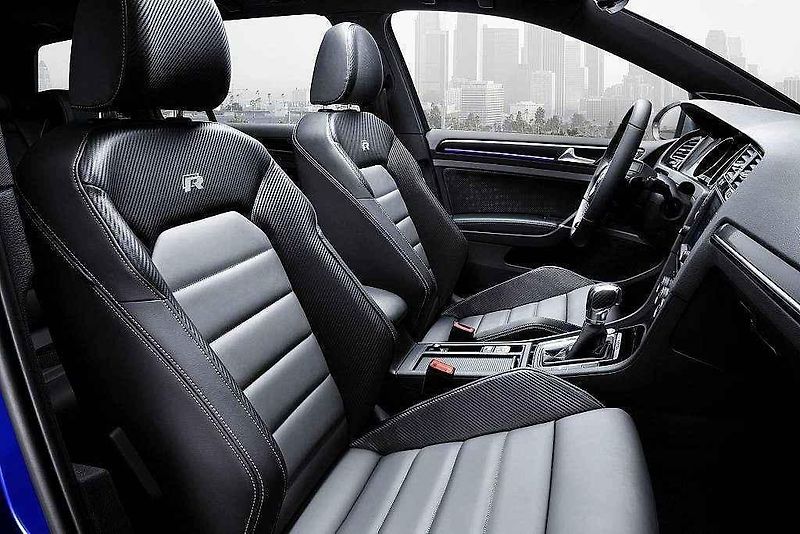 Volkswagen Golf R Variant.