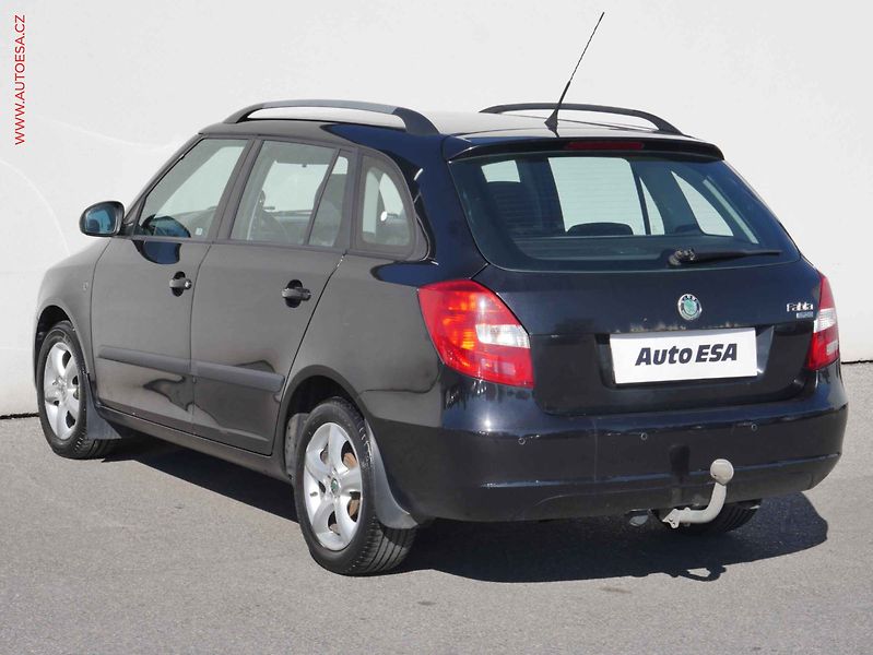 Škoda Fabia (2010) 1.6 TDi, ČR, autoAC - fotka 6 z 20