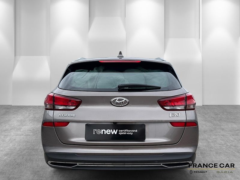 Hyundai i30 (2021) 1,5 T-GDi 117 kW SMART DCT - fotka 6 z 24