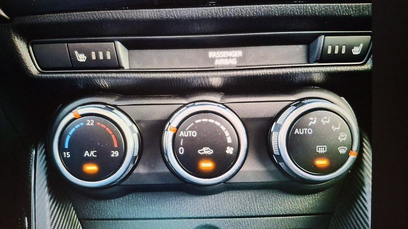 Mazda 2 1.5 sport  66kw  facelit - fotka 24 z 39