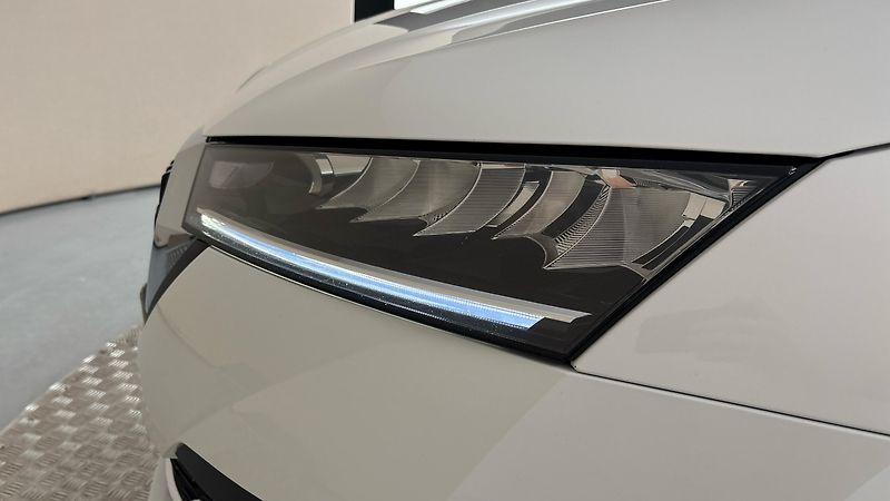 Škoda Octavia 2.0 TDI Style Combi - fotka 18 z 26
