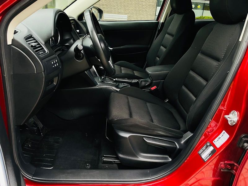 Mazda CX-5 2.0i AUT 4x4 SENZORY TAŽNÉ - fotka 30 z 49