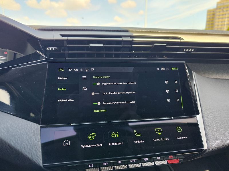 Peugeot 308 1.2 Puretech/96kW Allure EAT8 - fotka 17 z 33