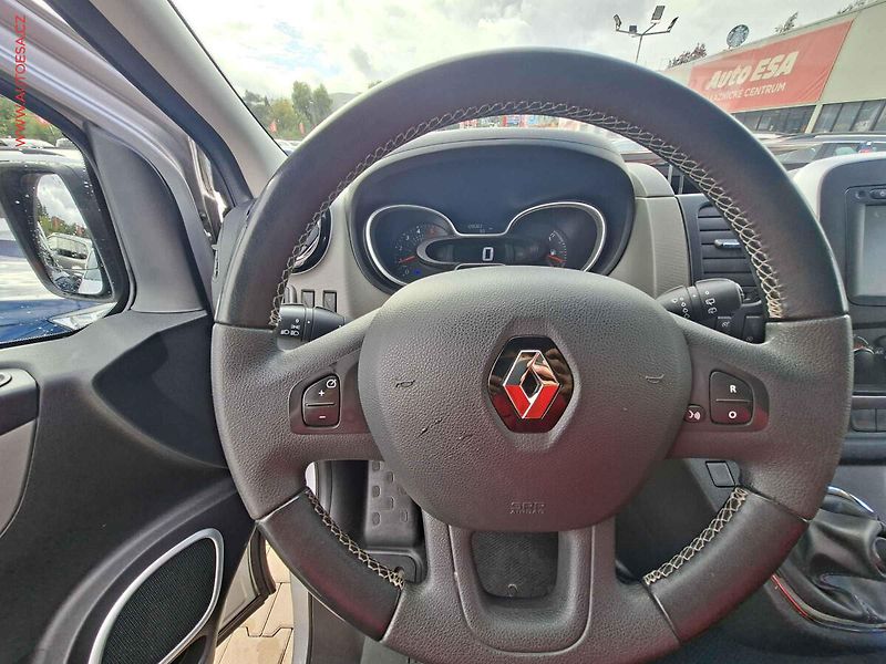 Renault Trafic (2019) 1.6dCi L2 9míst, 2.maj, AC - fotka 15 z 21