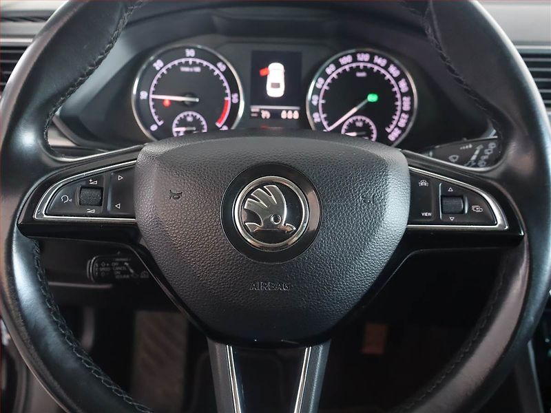 Škoda Superb (2018) Style 2.0 TDI, Automat, Kůže - fotka 17 z 24