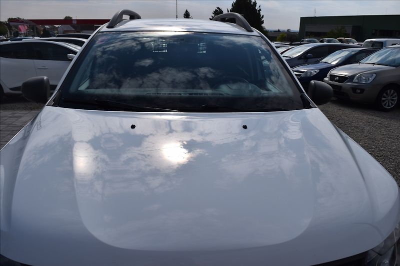 Dacia Duster 1,6 i 84KW 4X4 TAŽNÉ NOVÁ STK - fotka 3 z 42