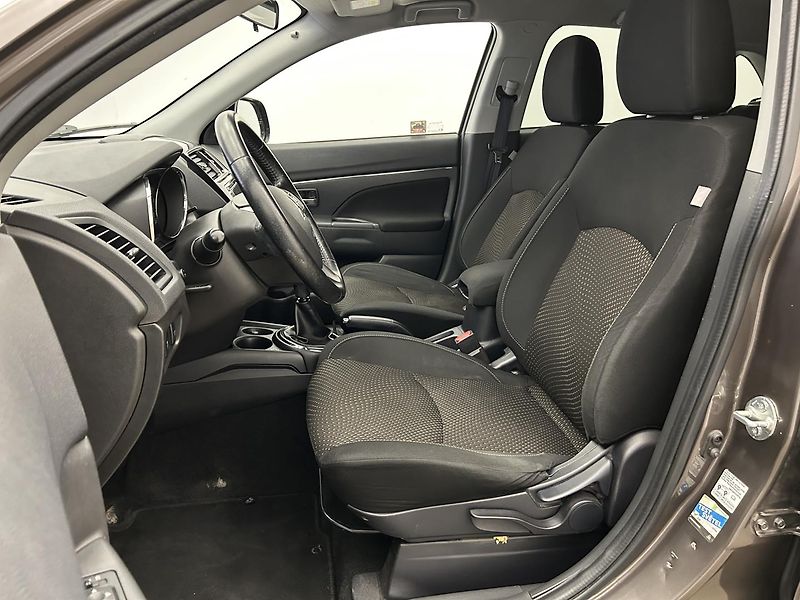 Mitsubishi ASX 1.6 MIVEC INVITE+ - fotka 7 z 23