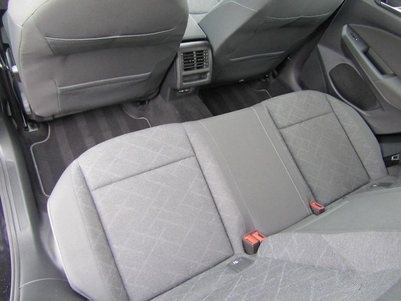 Volkswagen Golf Wa 2.0 Life DT085 Variant Life - fotka 24 z 30