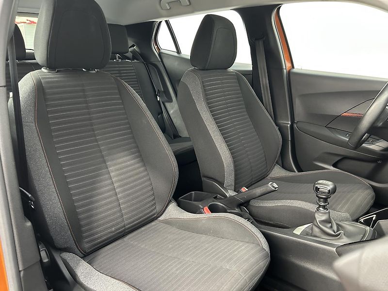 Peugeot 2008 1.2 PureTech Active - fotka 16 z 27