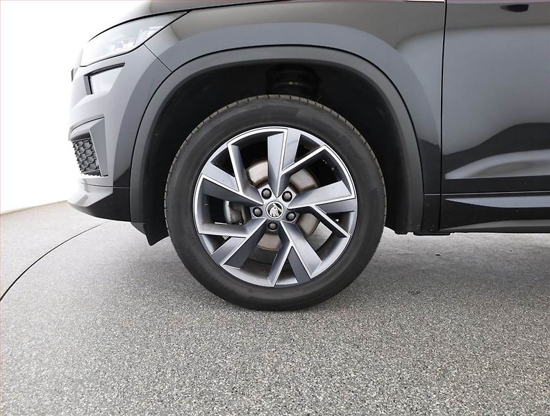Škoda Kodiaq (2022) Sportline 1.5 TSI, digi klima - fotka 15 z 27