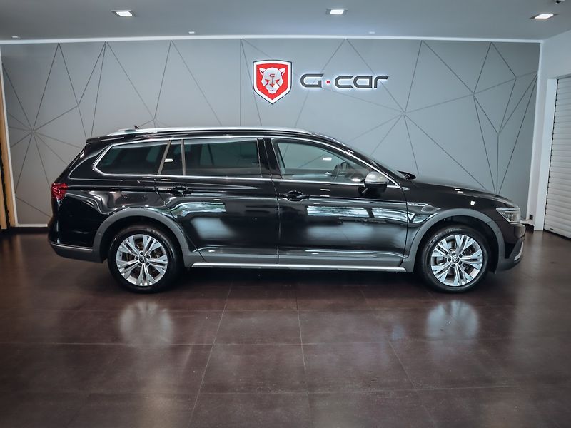 Volkswagen Passat Variant 2.0 TDI Alltrack 4MOTION DSG - fotka 4 z 28