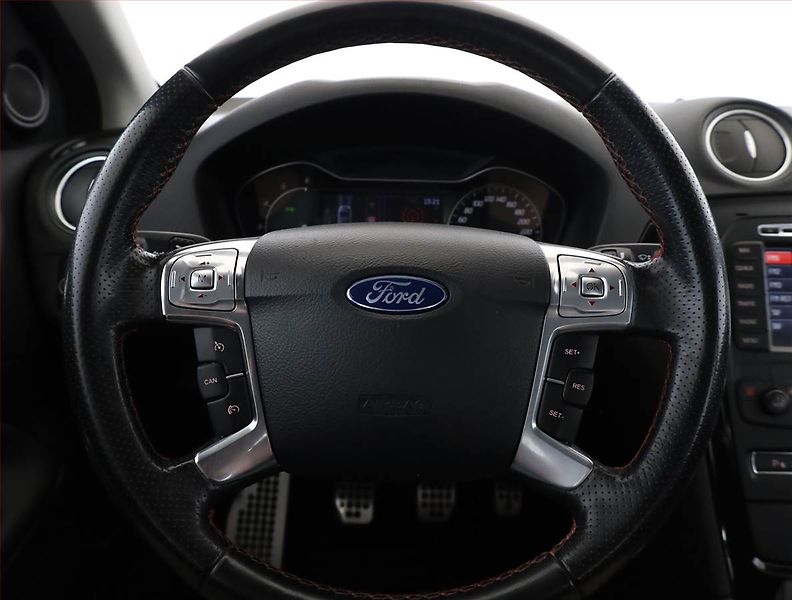 Ford Mondeo (2013) Titanium 2.2 TDCi, Navi - fotka 8 z 19