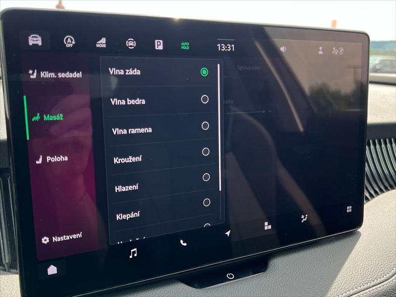 Škoda Superb 2,0 TDi 110kW 7DSG L&K  IV. - fotka 39 z 41