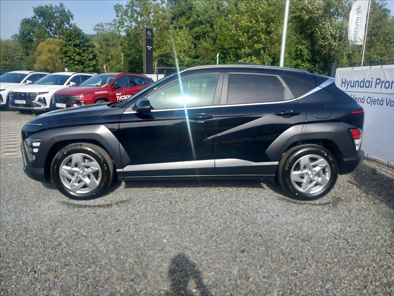 Hyundai Kona 1,6 T-GDI SMART DCT 4x4 TECHN. - fotka 4 z 23
