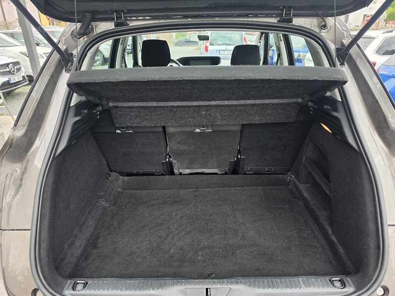 Citroën C4 Picasso 1.2 TCE TZ Masáž  - fotka 5 z 18
