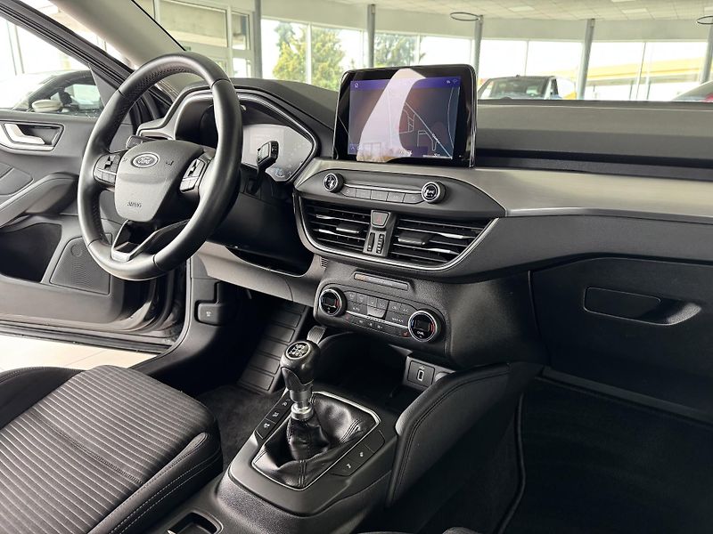 Ford Focus 1,0EcoBoost 92kW - fotka 14 z 35