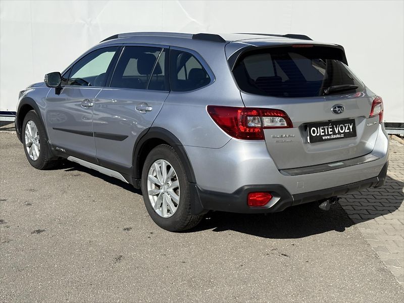 Subaru Outback 2,5 Comfort - fotka 4 z 19