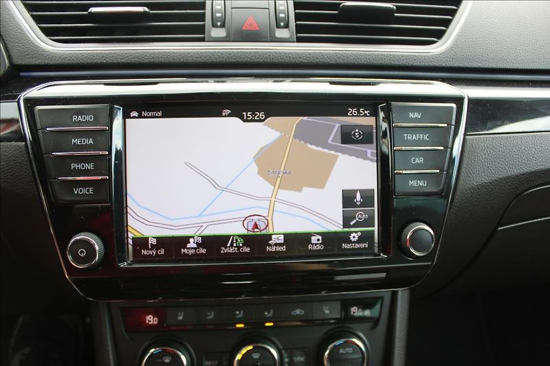 Škoda Superb 2,0 TDi  L&K, 140KW, DSG, ČR - fotka 34 z 46