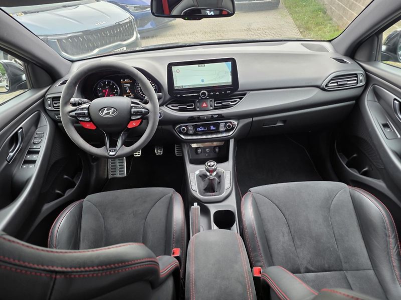 Hyundai i30 2.0-N-206kw-LIMIT EDICE 25ks - fotka 28 z 40