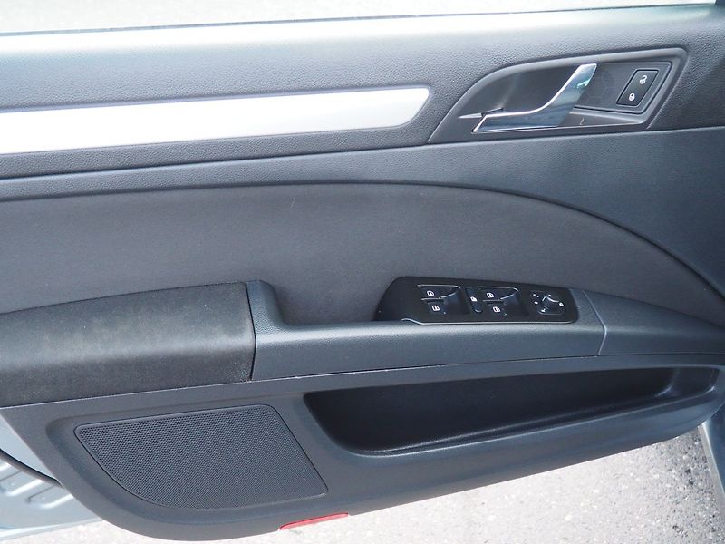 Škoda Superb (2011) 1.8 TSI, 118 kW - fotka 9 z 35