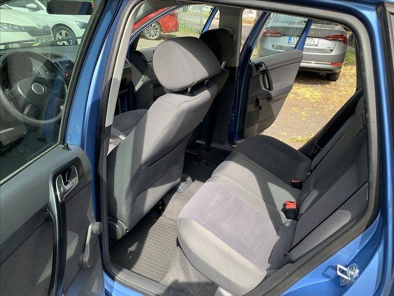 Volkswagen Polo 1,2 i KLIMATIZACE - fotka 15 z 18
