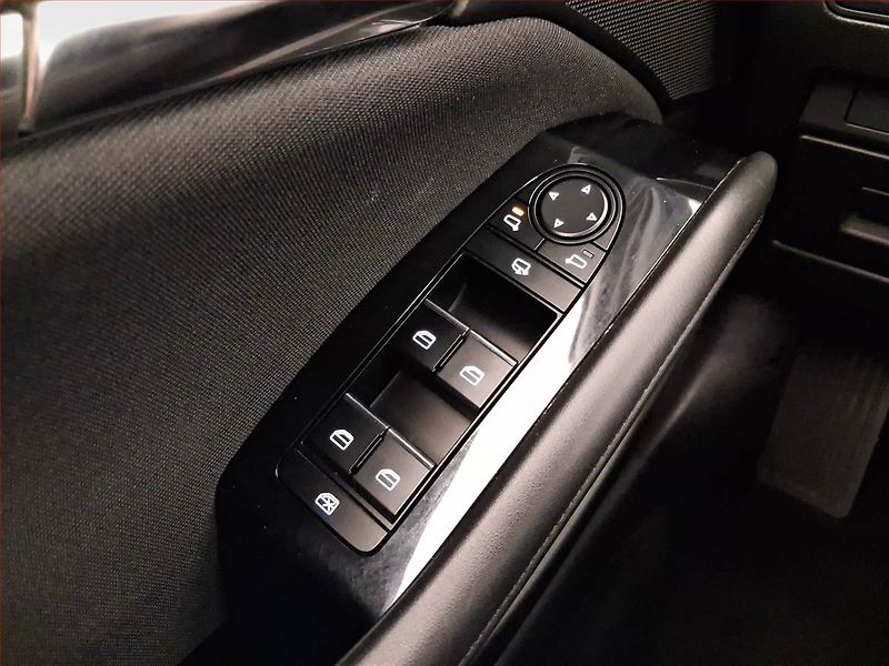 Mazda 3 (2021) 2.0 e-Skyactiv X - fotka 19 z 23