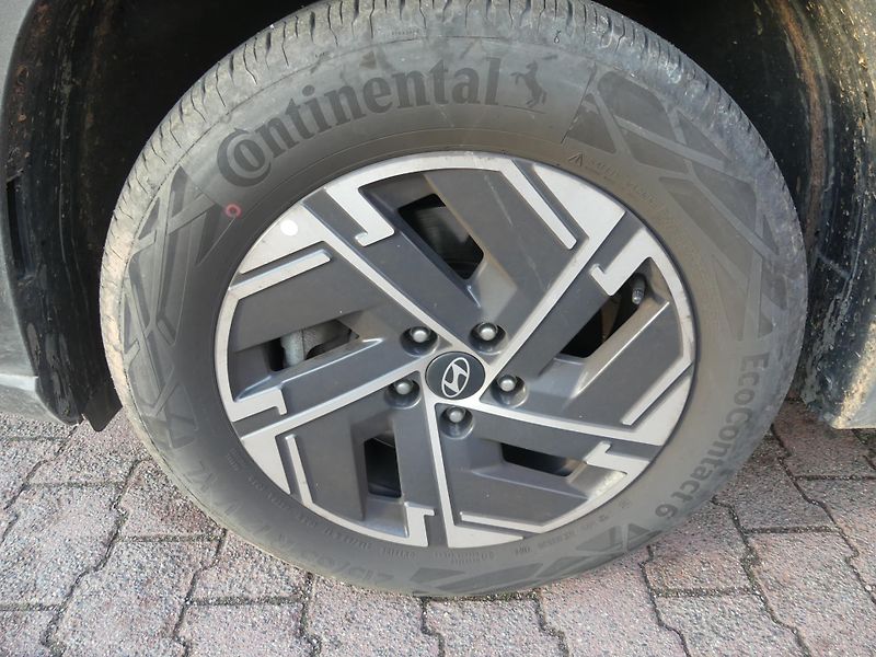 Hyundai Tucson (2025) 1,6 T-GDi 118 kW - fotka 25 z 25