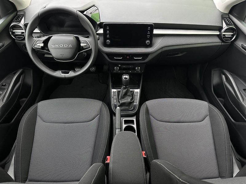 Škoda Fabia 1.0TSi 95PS LED V.Cockpit Clim - fotka 31 z 34