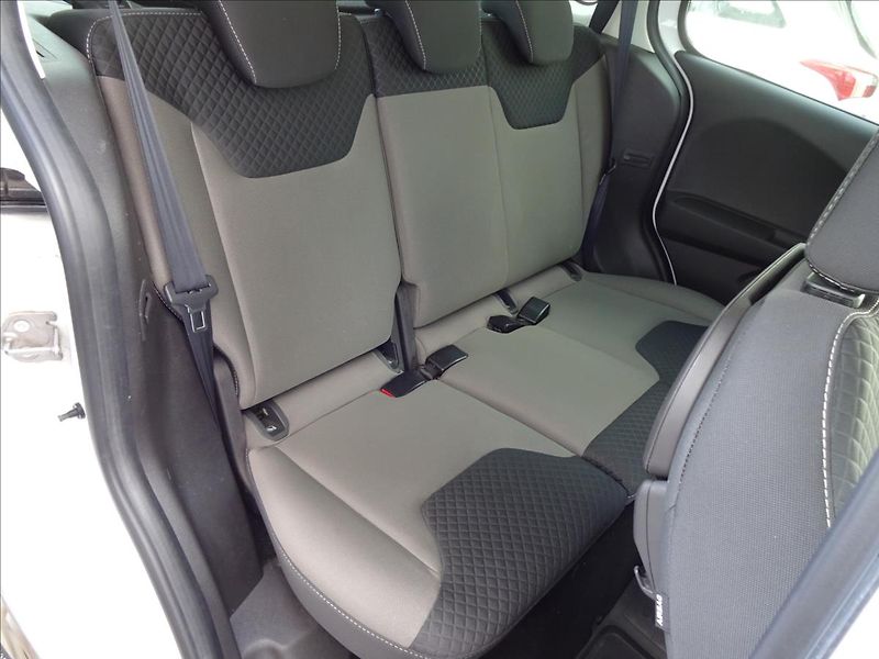 Ford Tourneo Courier 1.5 TDCI - fotka 23 z 44
