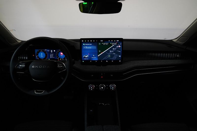 Škoda Superb - fotka 6 z 6