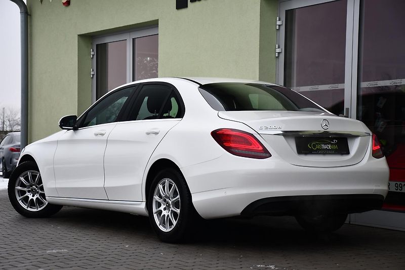 Mercedes-Benz Třídy C 200d PRAV. SERVIS MB 2xPNEU - fotka 4 z 55