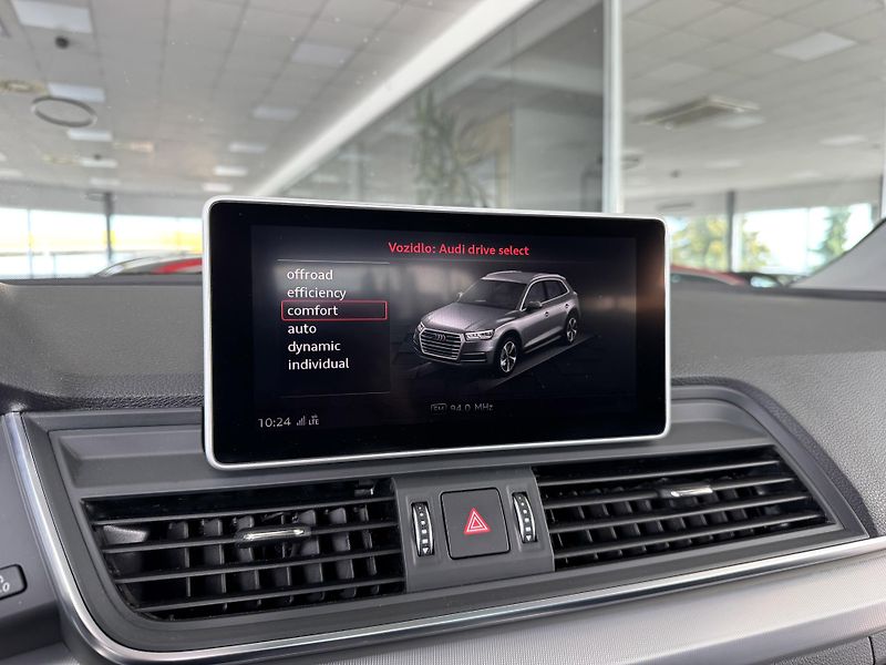 Audi Q5 45TFSI Q*Virtual*Panoram*Tažné - fotka 22 z 36