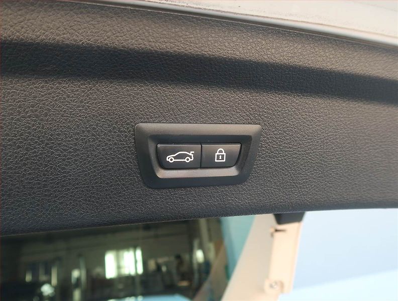 BMW Řada 3 (2014) 320d xDrive GT, 4X4, Automat - fotka 16 z 22
