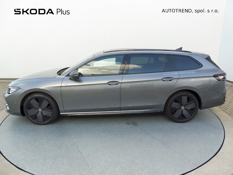 Volkswagen Passat (2026) Variant R-Line 2,0 TDI 110kW D - fotka 3 z 30