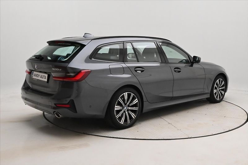 BMW Řada 3 2,0 320d 140 kW STEPTRONIC Zár - fotka 5 z 31