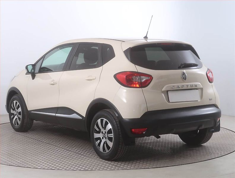 Renault Captur (2016) 0.9 TCe, Navi, Tempomat - fotka 4 z 16
