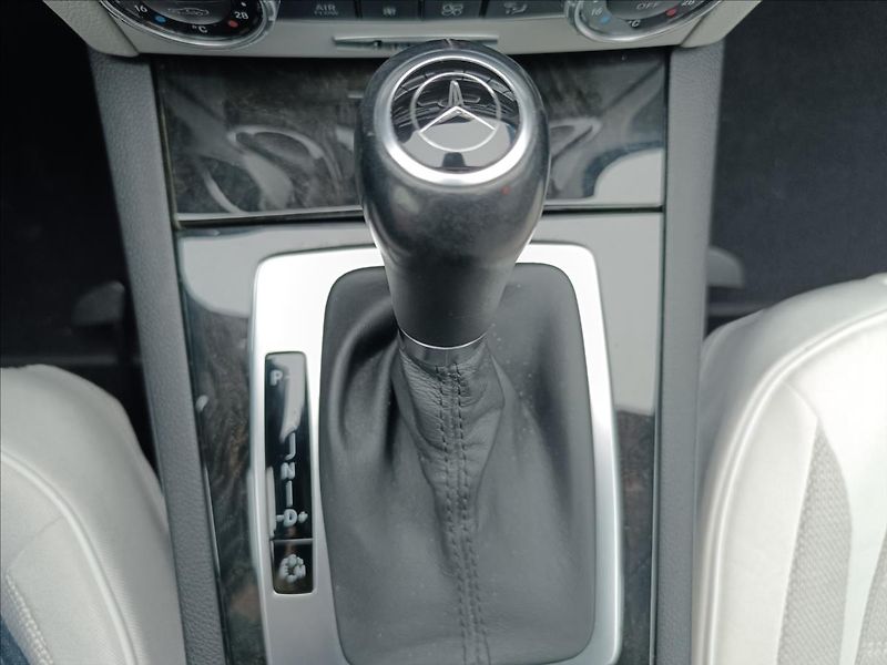 Mercedes-Benz Třídy C 2,2 250 CDI 4MATIC - fotka 15 z 20