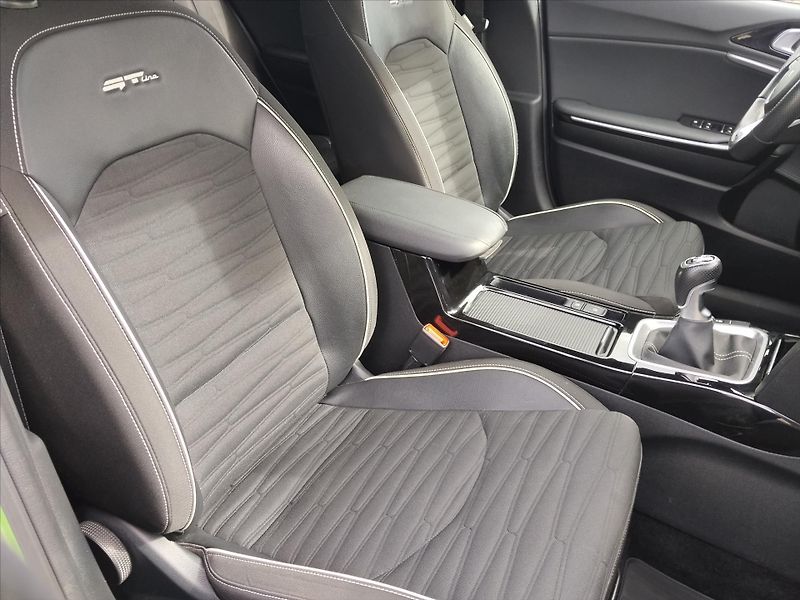 Kia XCeed 1,5   1.5 T-GDI 117Kw GT Line, - fotka 24 z 35