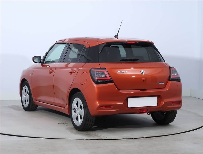 Suzuki Swift (2024) 1.2, ČR,1.maj, Serv.kniha - fotka 4 z 21