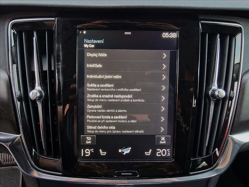 Volvo V90 D4 AWD Cross Country,ČR,1.Maj - fotka 32 z 50
